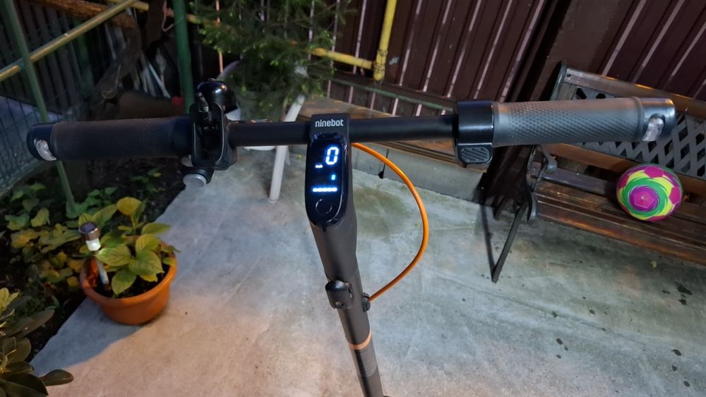 Trotineta Ninebot F2 Pro