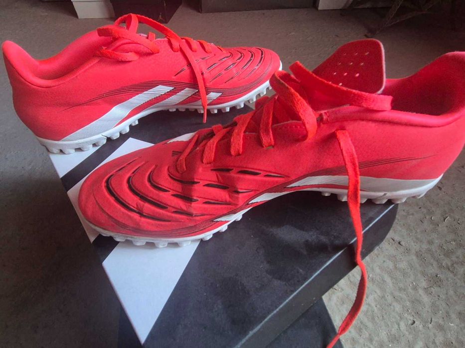 Оригинални футболни стоножки Adidas Predator Club TF – № 42 2/3