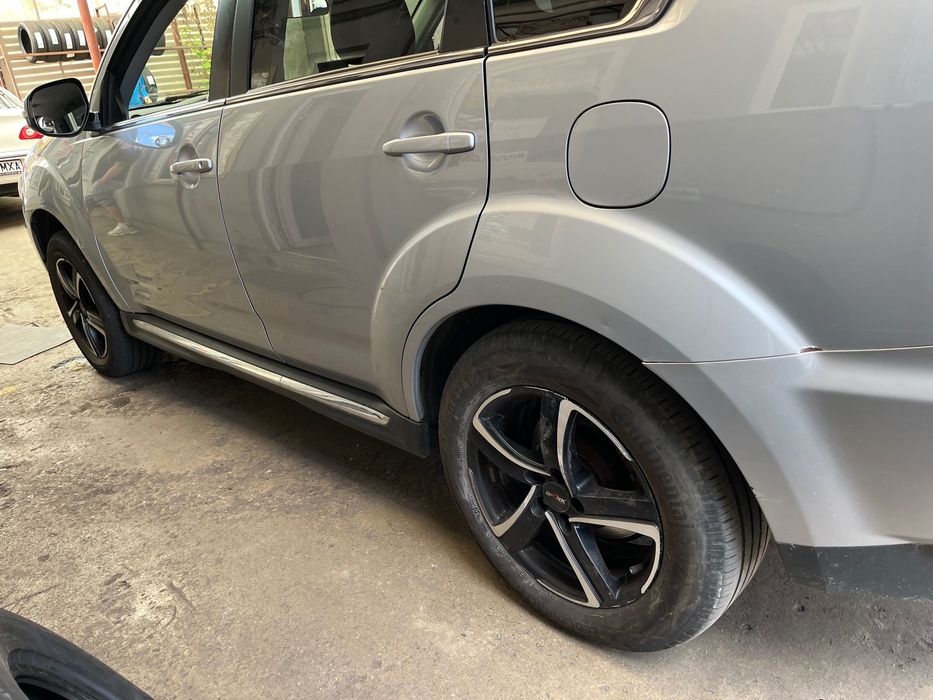 Jante Shark 225/60 R17 H cu cauciucuri Continental