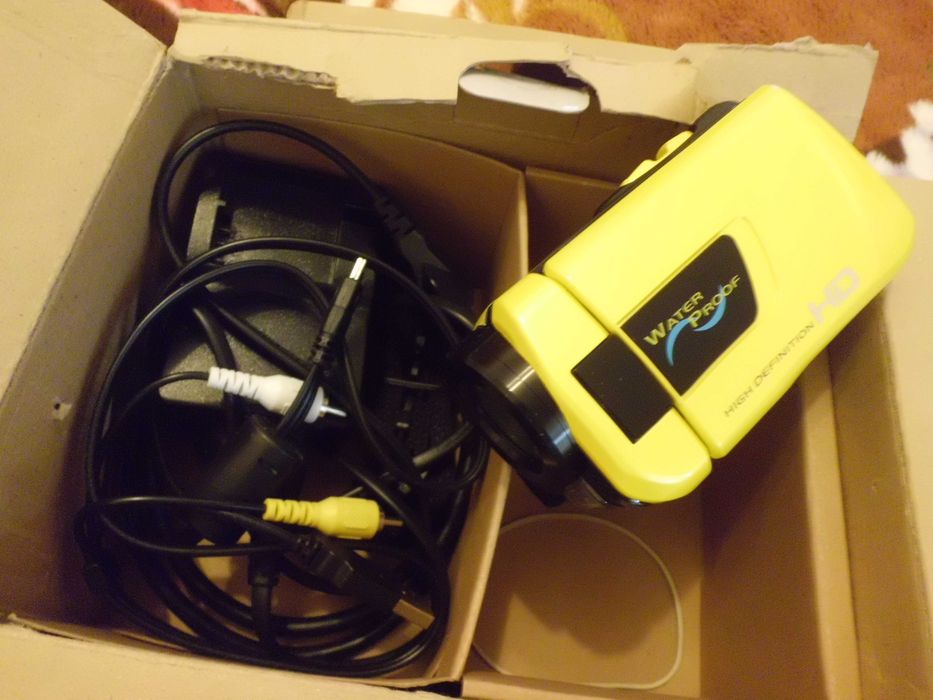 vand camera video si subacvatica