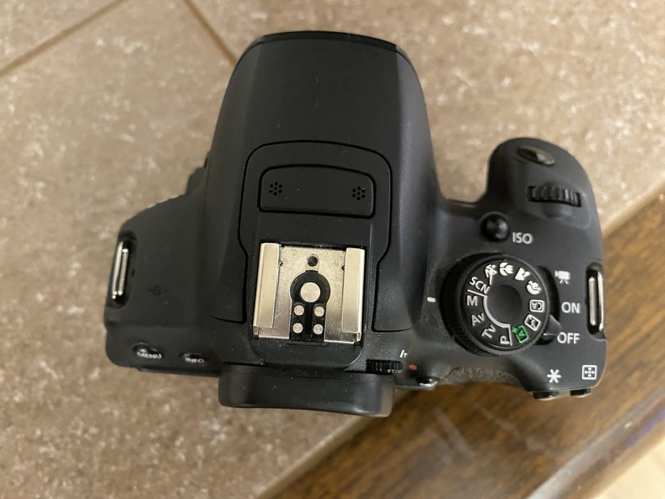 Продам canon 700d