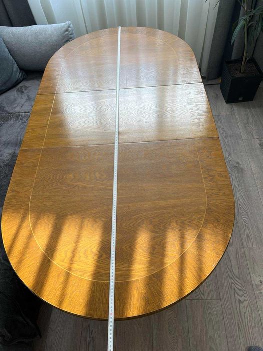 Масивна дървена трапезна маса