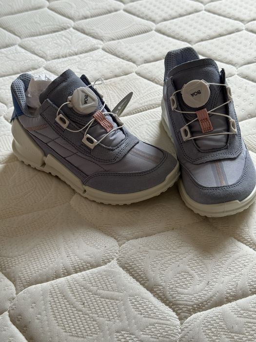 Продам кросовки экко оригинал