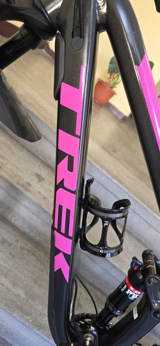 Bicicleta full suspension Trek