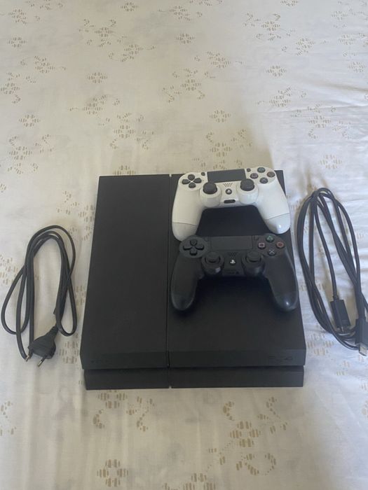 PS 4 500gb 2 Controller