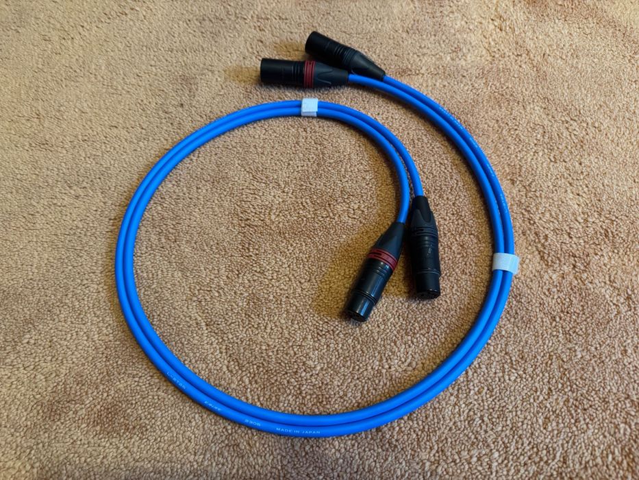 Cablu top XLR (balansat) Canare L-2T2S cu conectoare Neutrik, 1 metru, impecabil