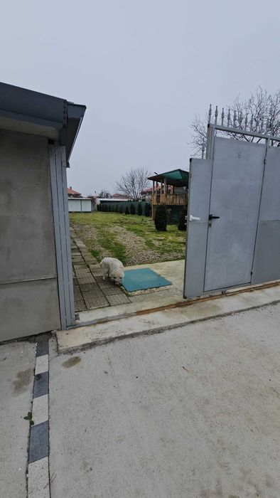 Имот (КъщА) двор