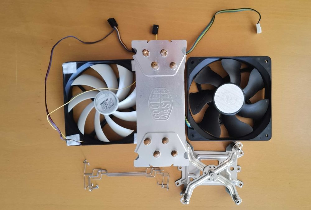 Продавам охладител – COOLER MASTER Hyper 212.