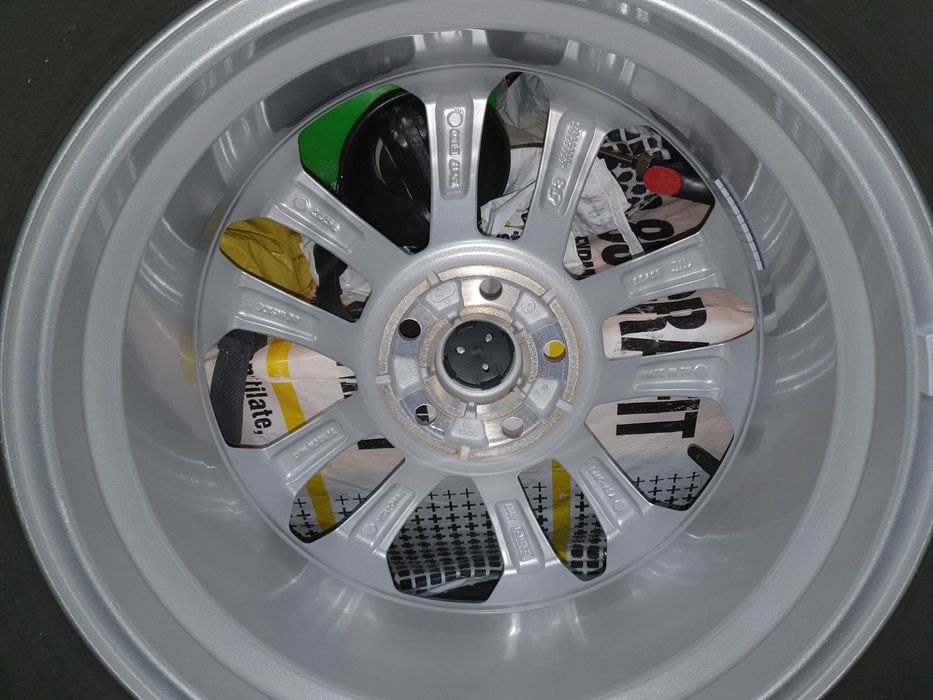 Vind 4 roti complete NOI originale ford kuga 3  cauciucuri de vara 225/65/17