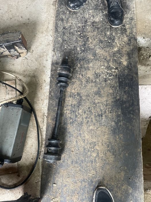 Продам привод мерседес 124