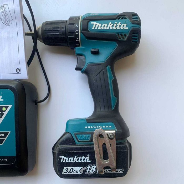 Аккумуляторная дрель-шуруповерт Makita LXT DDF485