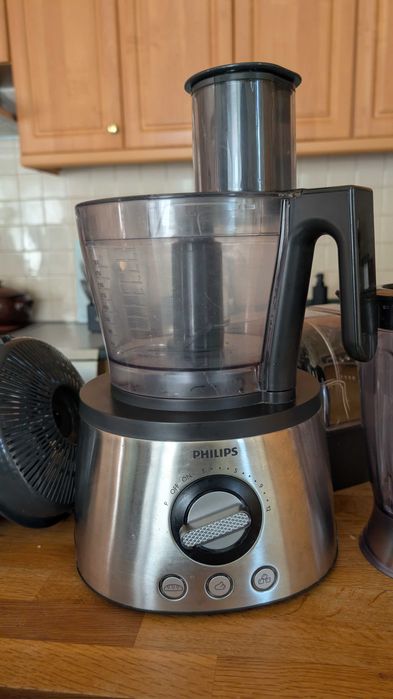 Кухненски робот Philips HR7778/00 (7000 Series) — 1300W, пълен комплект