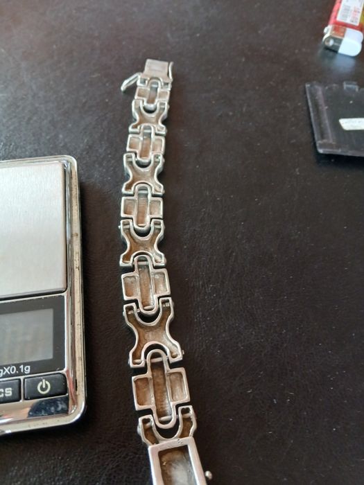 Продавам сребърна гривна