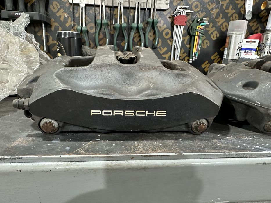 4 бутални апарати Brembo