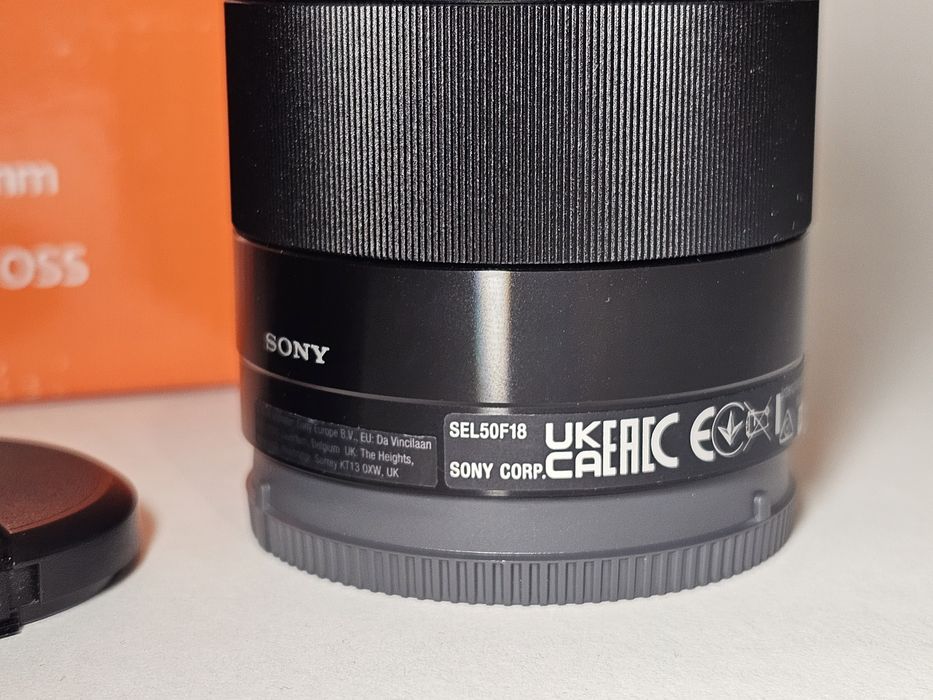 Sony E 50mm f/1.8 OSS