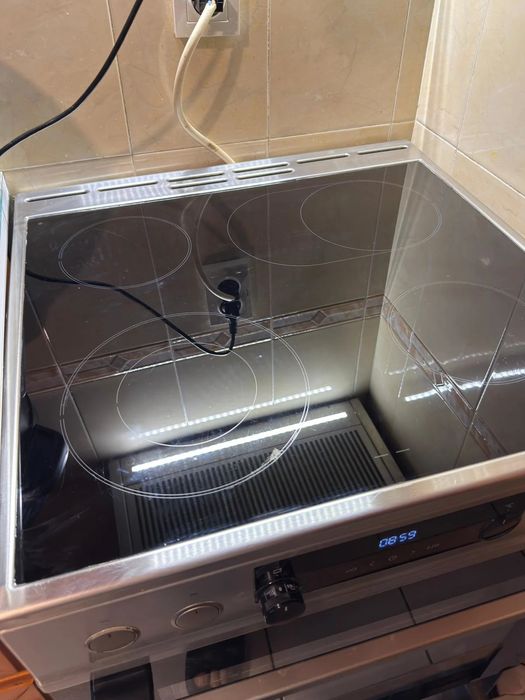 Продавам стъклокерамична готварска печка Gorenje EC6352XPA (Инокс) + Т