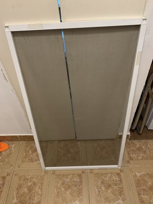 Plasa pentru geam termonan împotriva insecte, țânțari