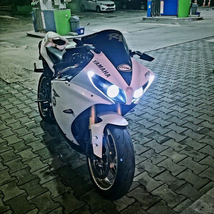 Yamaha R1 Big Bang 2013