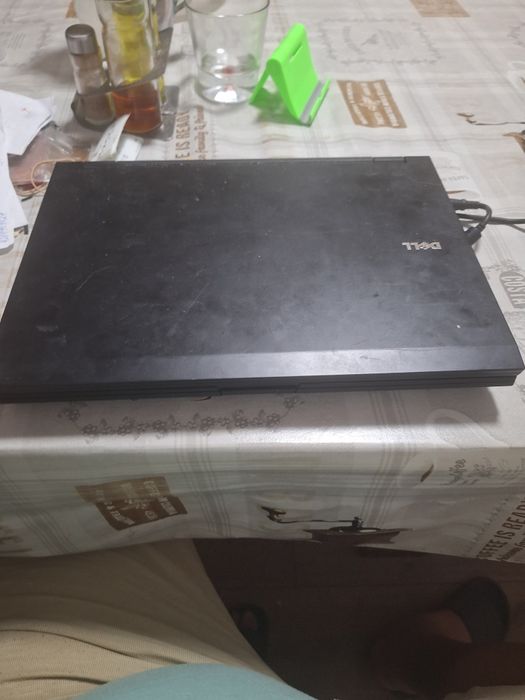Лаптоп dell американски и Леново