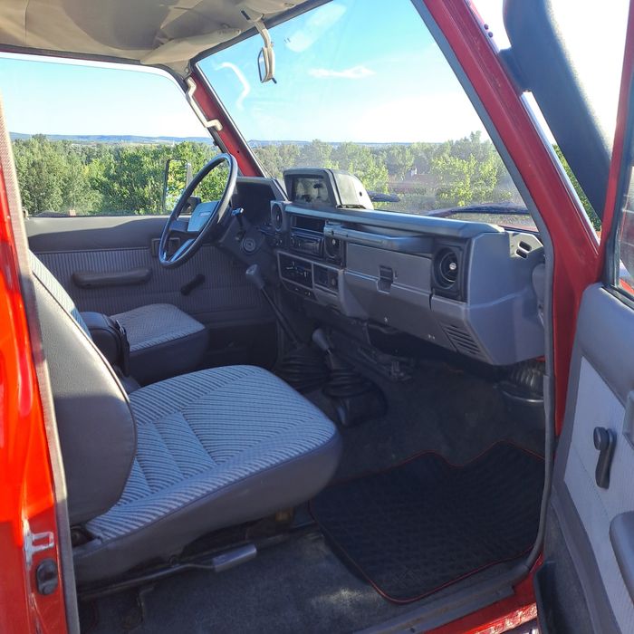 Toyota Land Cruiser J70