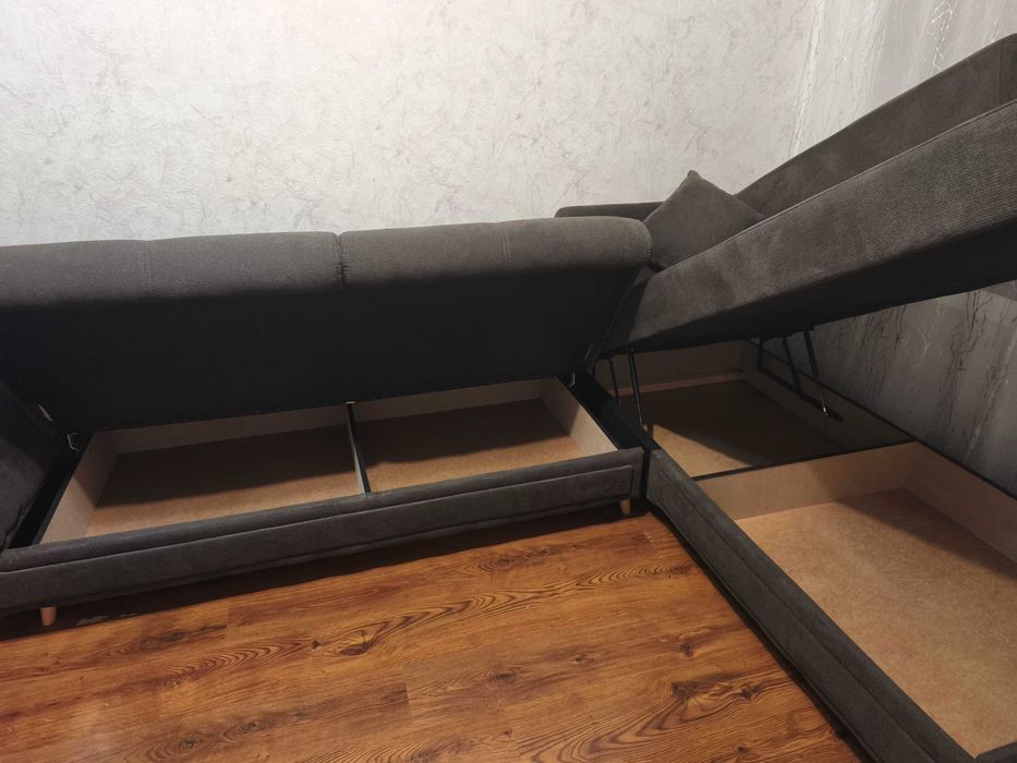 Разтегателен ъглов диван