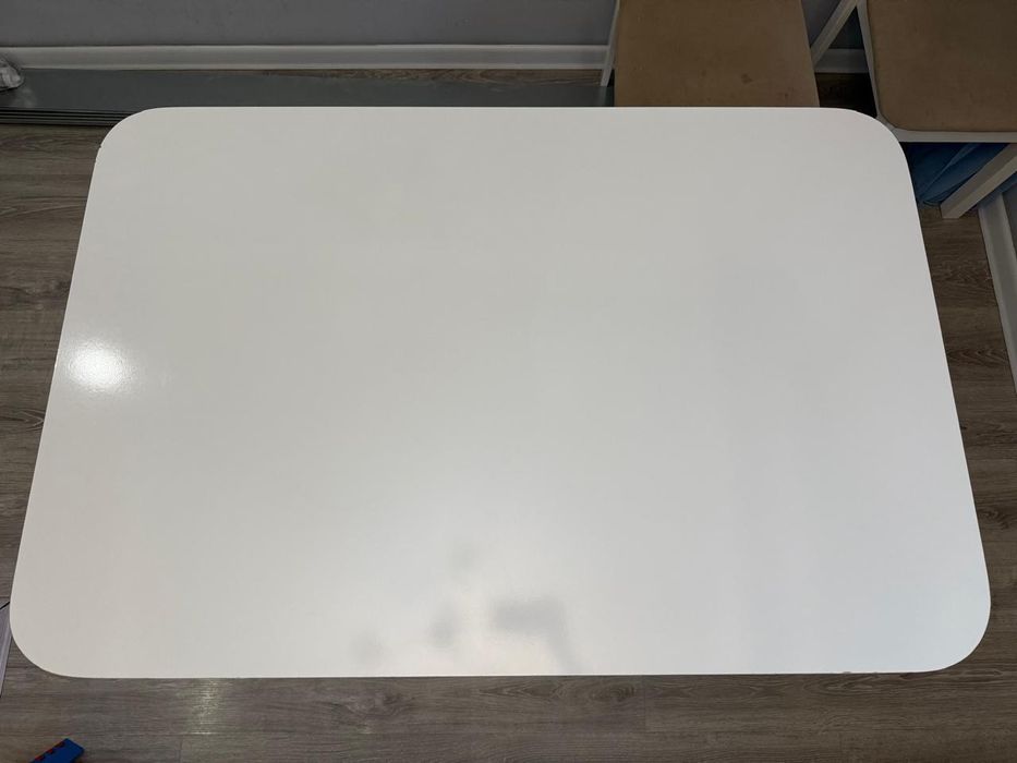 Стол для кухни  .