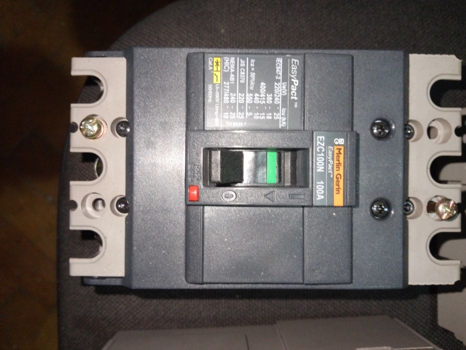 Контактори  прекъсвачи и много други неща