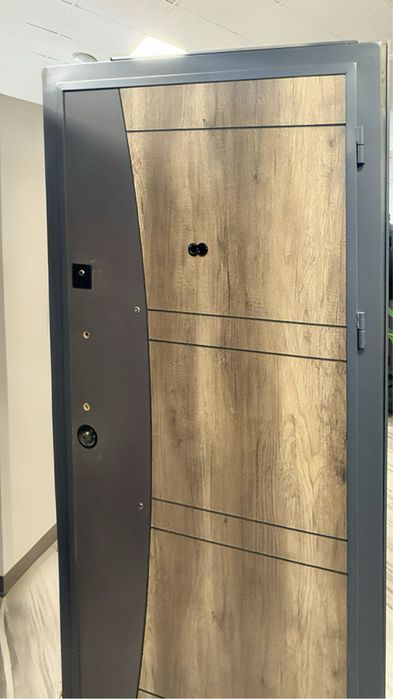 Входна врата с метална каса Tera