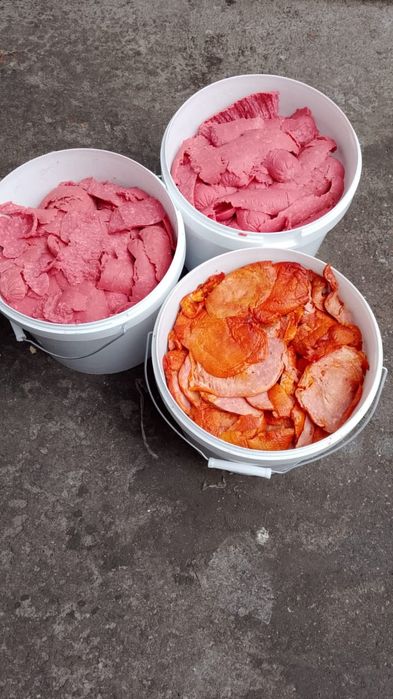 Обрезки колбасы, куриного рулета.