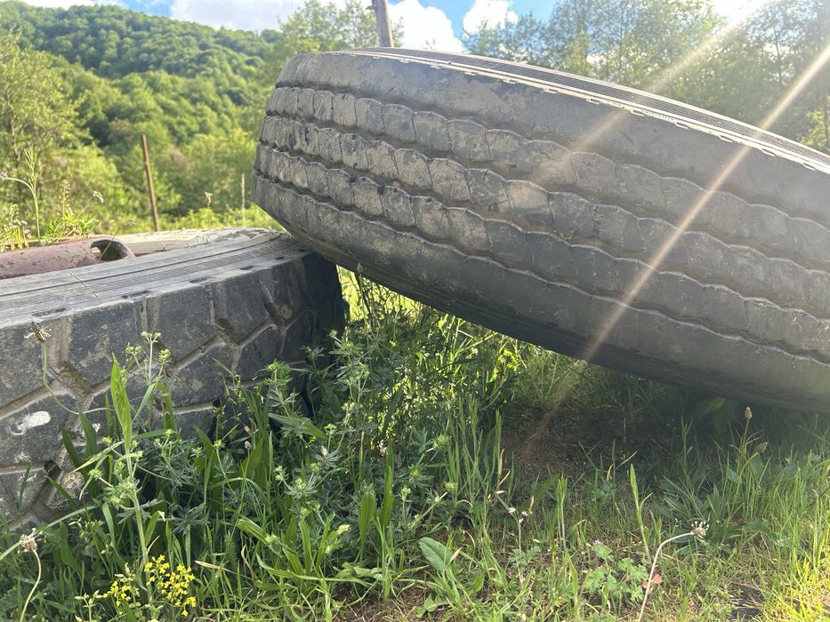 Vand cauciucuri 1200R20 cu tot cu jante