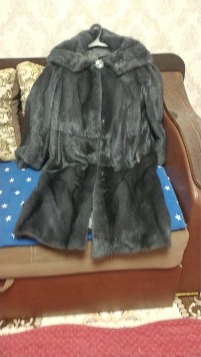 Продам цельную норковую шубу с капюшоном