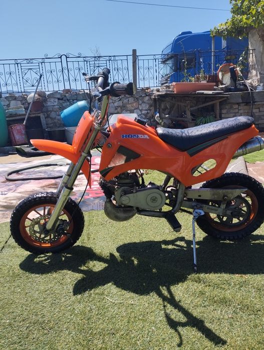 Продавам крос 49 кубика