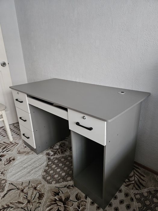 Компьютерный стол Новый