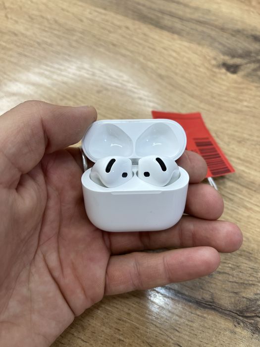 Наушник AirPods 4