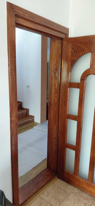 Usa din lemn masiv de brad