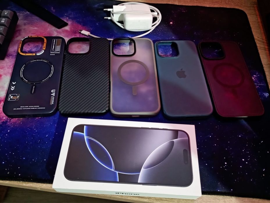Iphone 16 pro max 256 gb/full box plus 5 huse