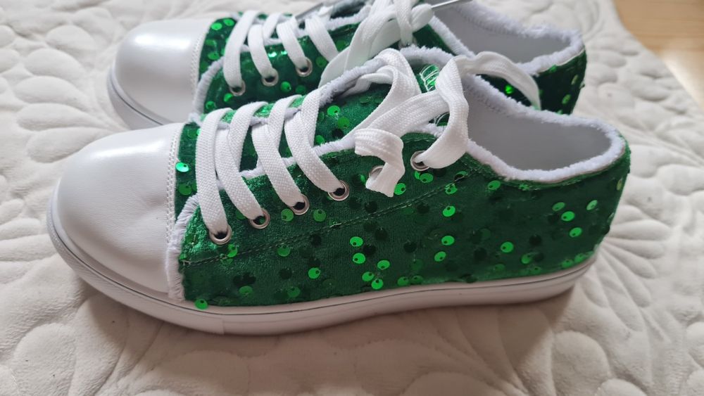 Зелени кецове( паетки)