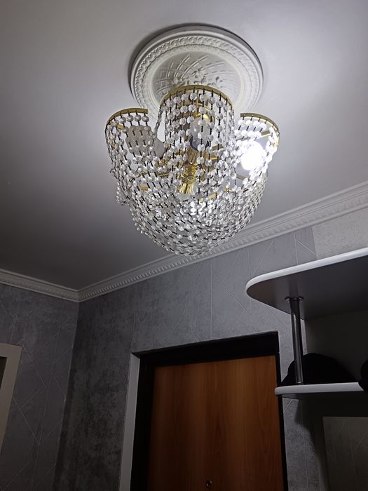 Продам люстры все патроны в рабочем состоянии.