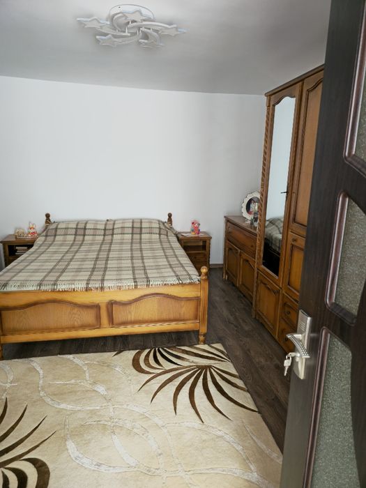 Casă de vânzare – complet mobilată și utilată