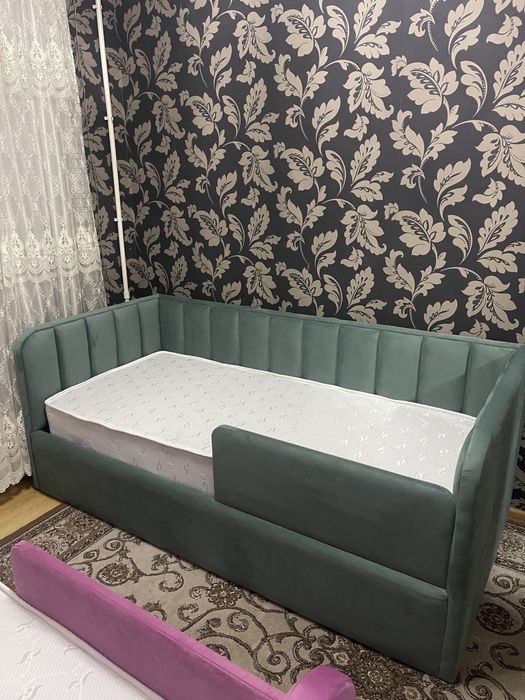 Мягкая угловая детская кровать