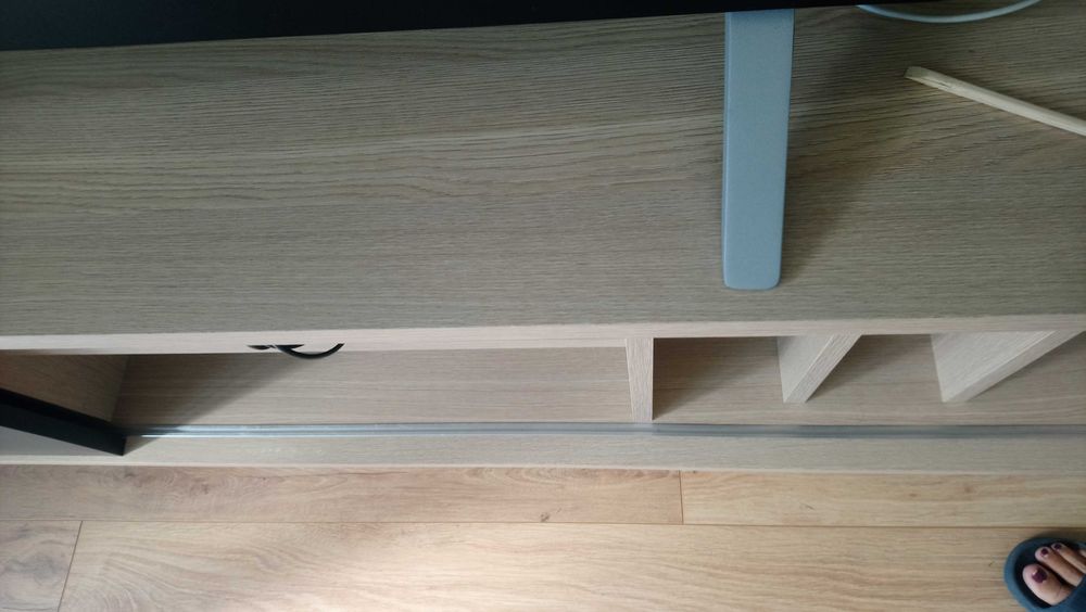 ТВ шкаф почти нов