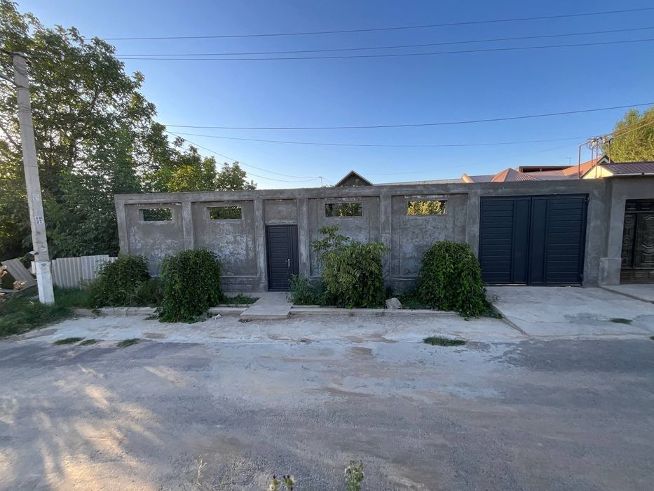 Уй сотилади 6соту гишткуприкда