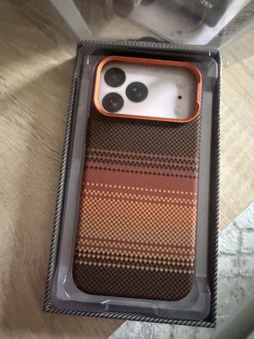 Чехлы на iPhone 17 Pro Max