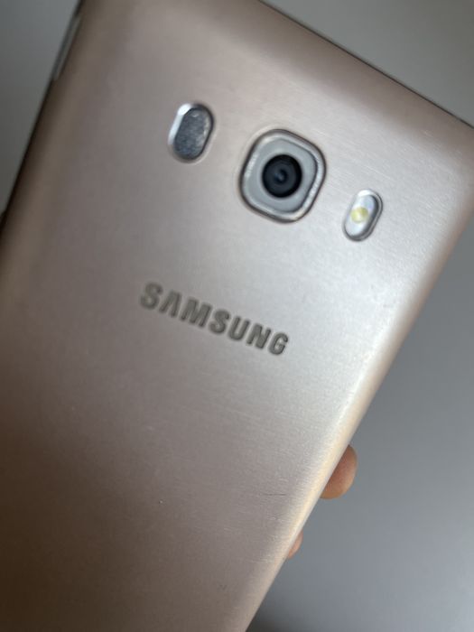 Самсунг ж5 бежывый