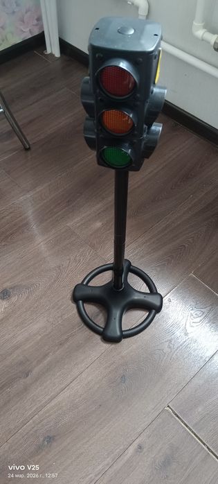 Продам детский светофор