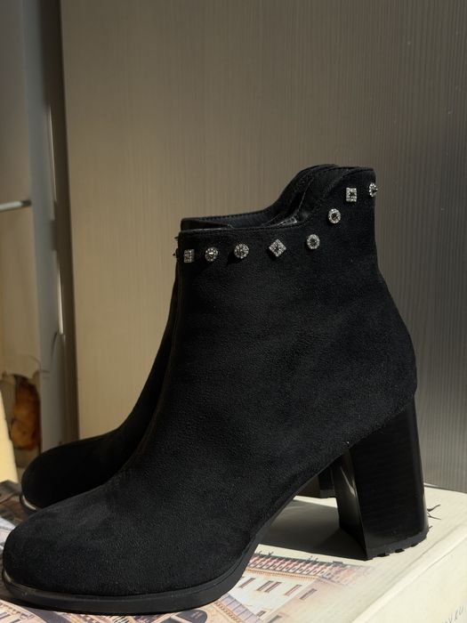 Продам полусапожки новые