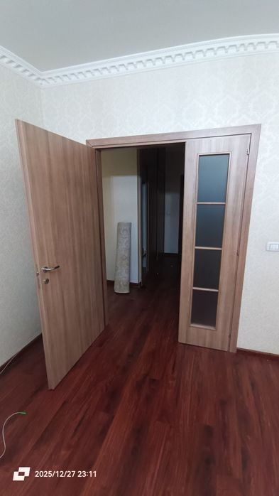 Двери 8 штук б/у