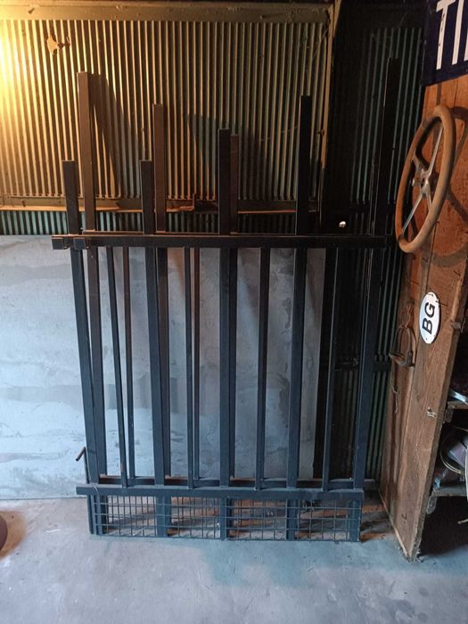 Железна ограда/врата