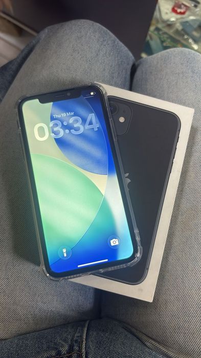 Продам Айфон 11 64гб