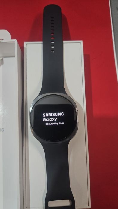 Samsung Watch 8-Чисто нов!!!